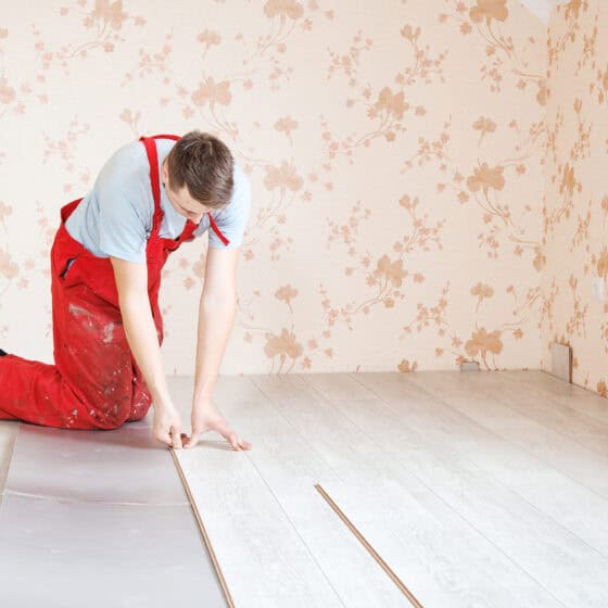 what is the difference between vinyl and laminate wood flooring